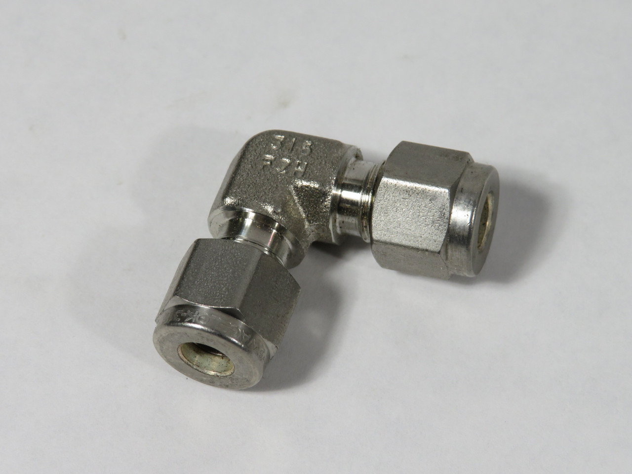 Swagelok SS-400-9 Stainless Steel Union Elbow 1/4" Tube OD NOP