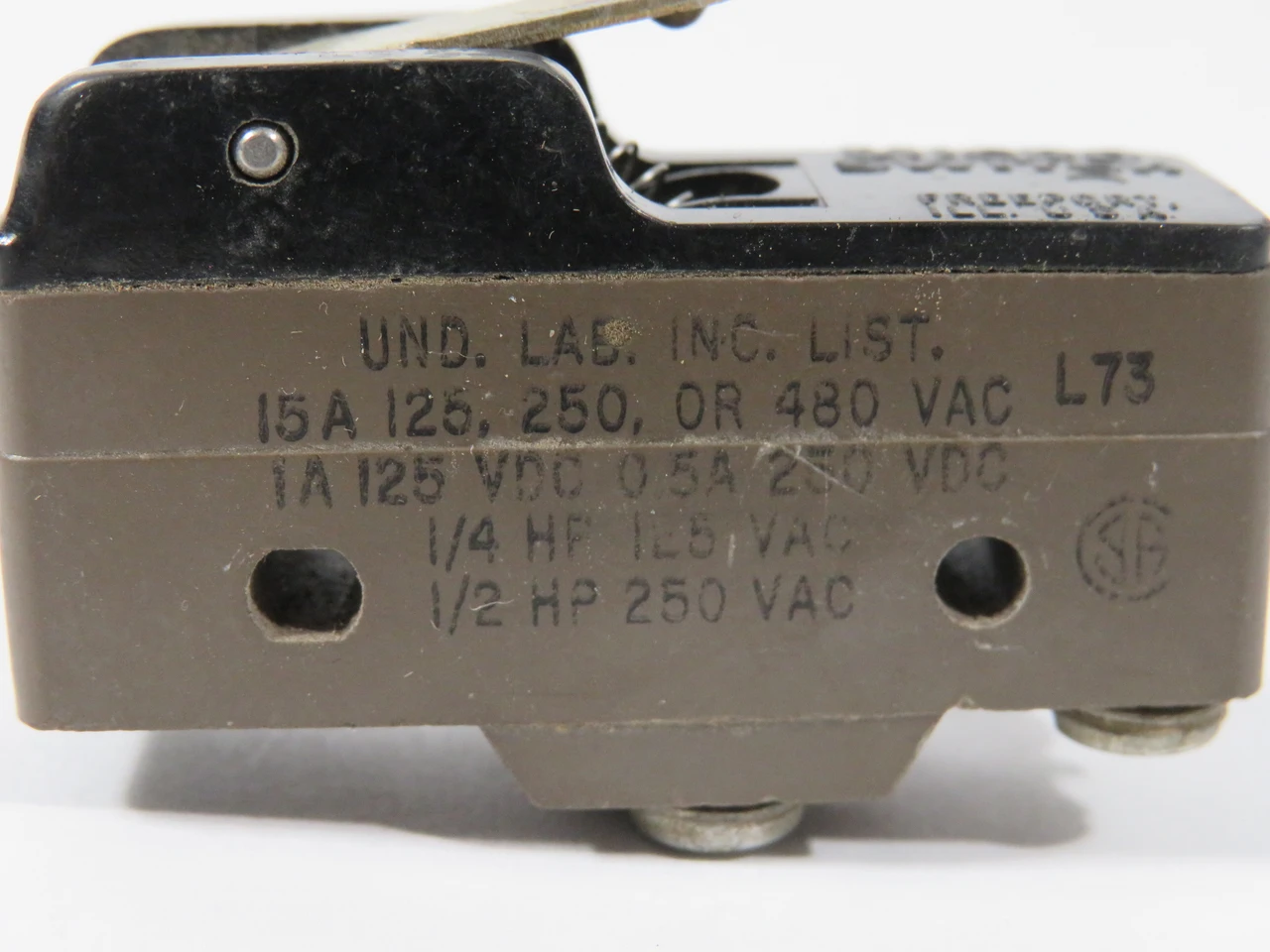 Microswitch BZ-2AW822T Snap Action Limit Switch 15A 125/250/480VAC USED