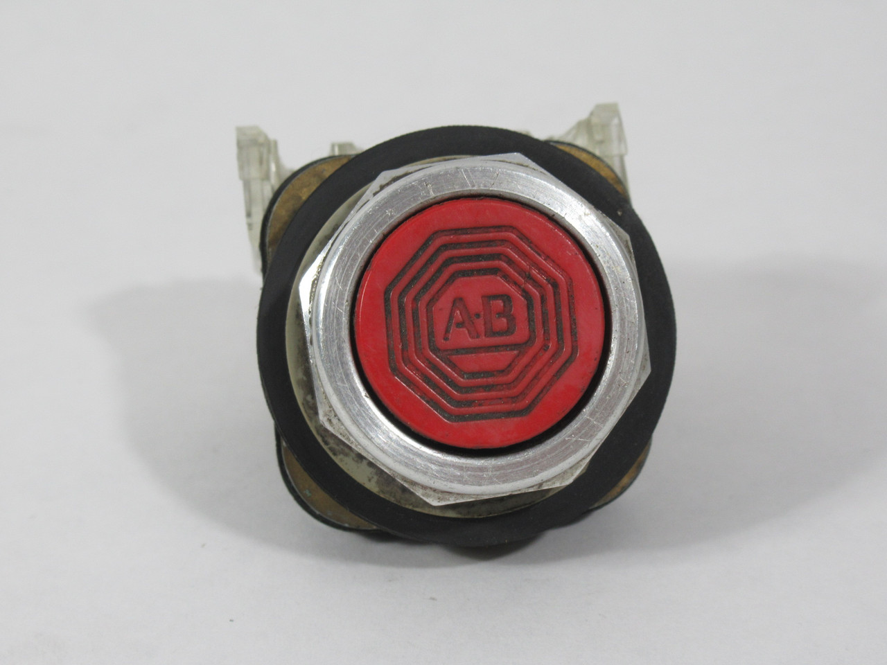 Allen-Bradley 800TC-A6A Momentary Contact Push Button Ser.T 1NC 1NO Red USED