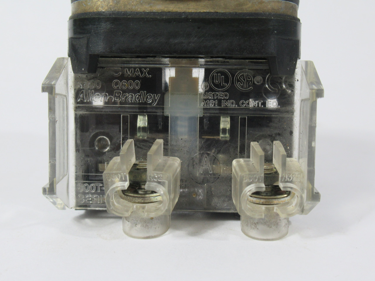 Allen-Bradley 800TC-A1D4 Momentary Contact Flush Push Button 1NCLB Green USED