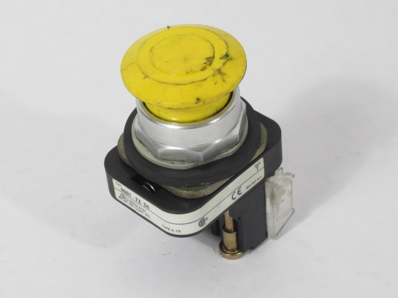 Allen-Bradley 800TC-FX9D4 Push-Pull Button Ser.T 1NCLB Yellow SHELF WEAR USED