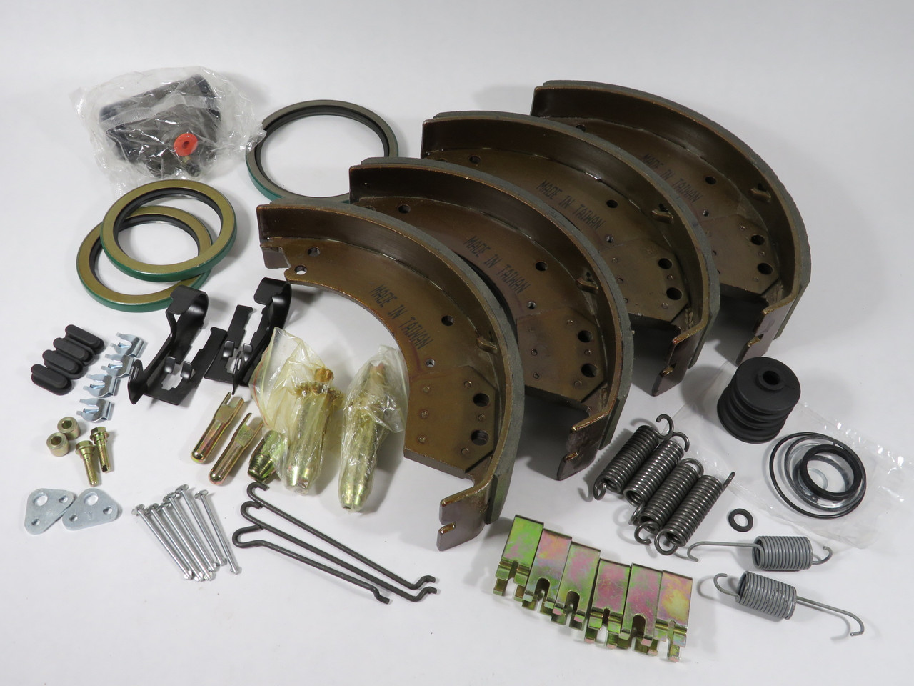 Hyster 996026 Brake Overhaul Kit MISSING HARDWARE NEW