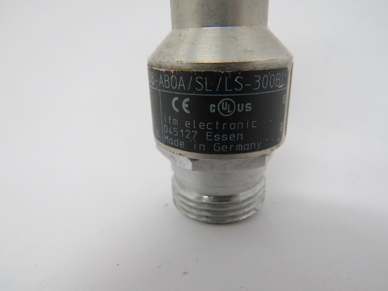 IFM Efector IG0309 Proximity Sensor 20-250VAC/DC 45-65Hz 8mm 350mA AC USED