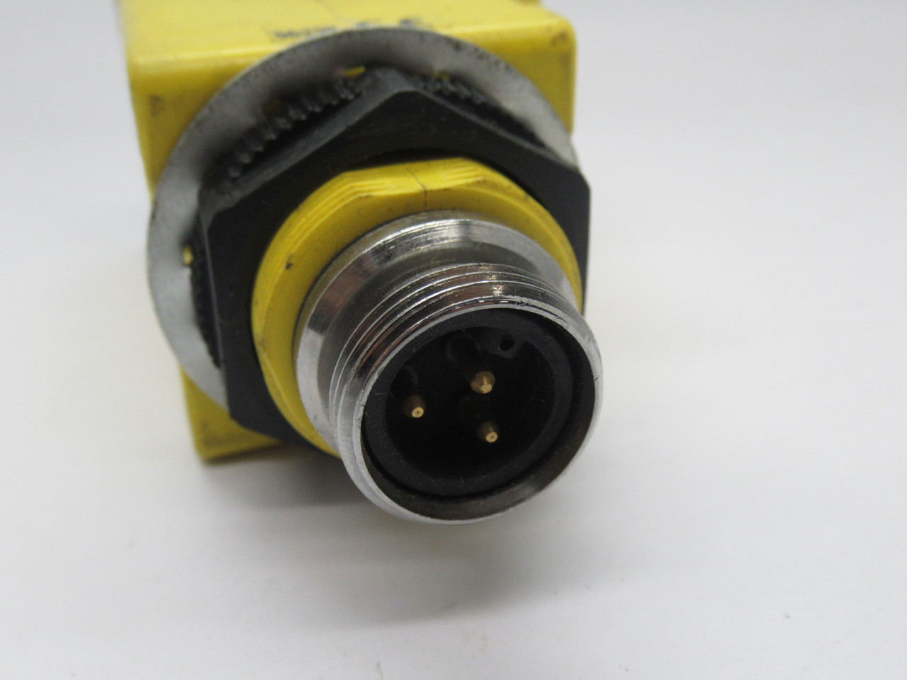 Banner Q452EQ Photoelectric Sensor Emitter 90-250VAC 13mm Beam 60m Range USED