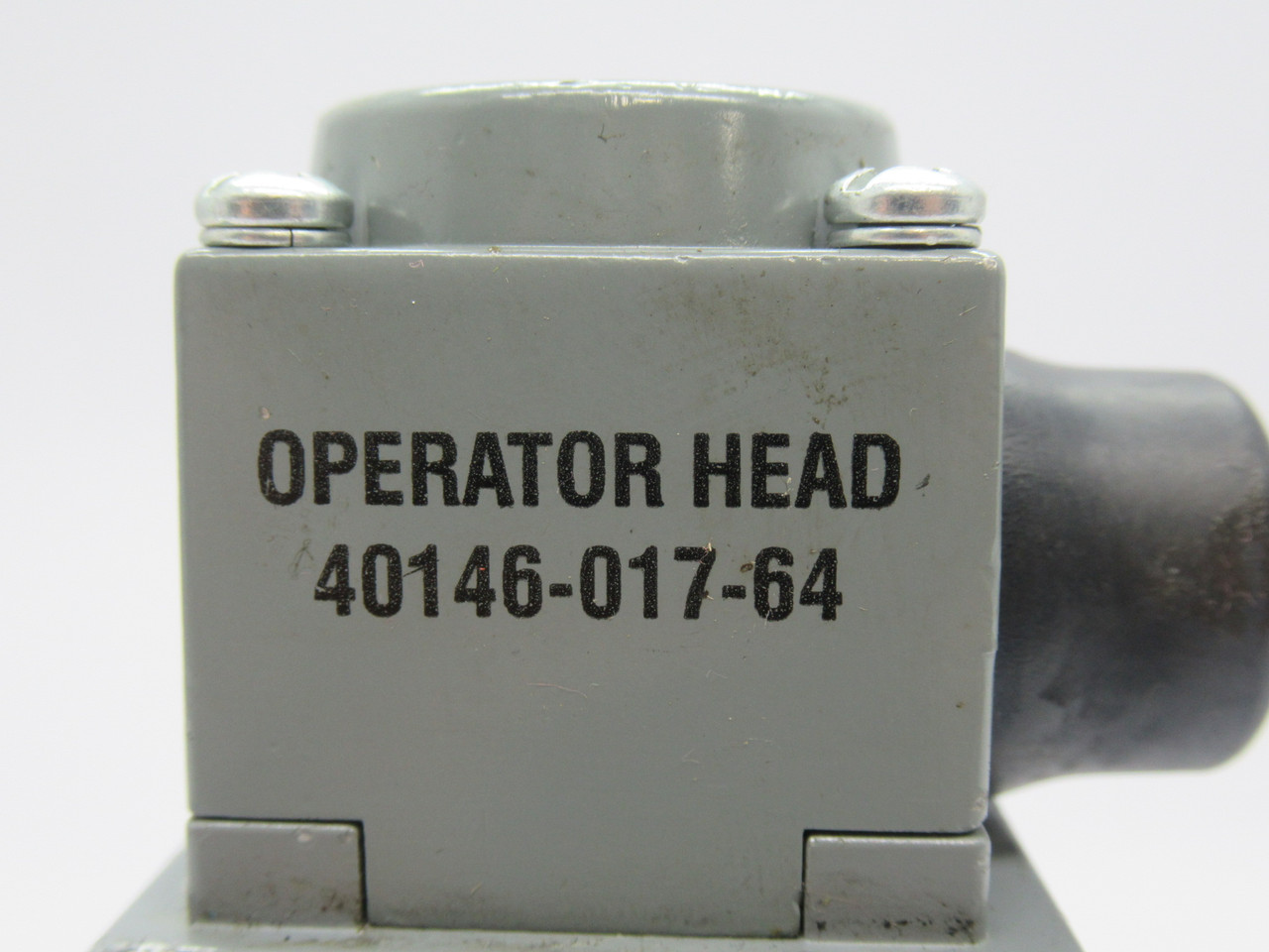 Allen-Bradley 802T-ATP Ser. J Limit Switch C/W 40146-017-64 Operating Head USED