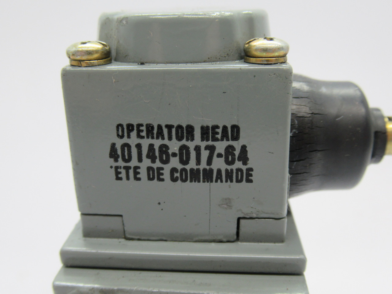 Allen-Bradley 802T-NPTP Limit Switch C/W 40146-017-64 Head CRACKED GASKET USED