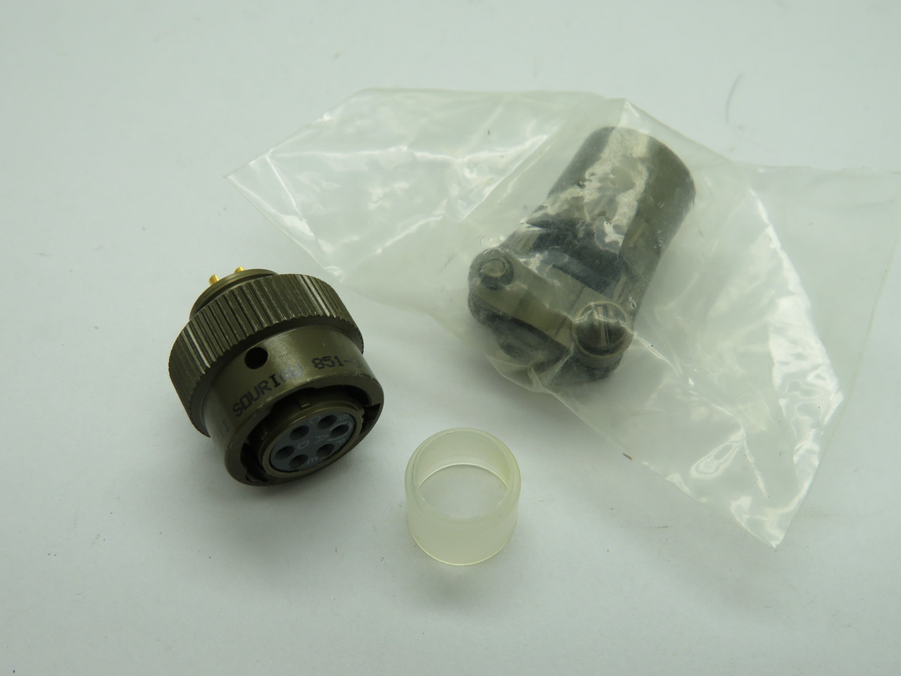 Souriau 851-06AC10-6S50 Circular Connector 6-Contact NOP