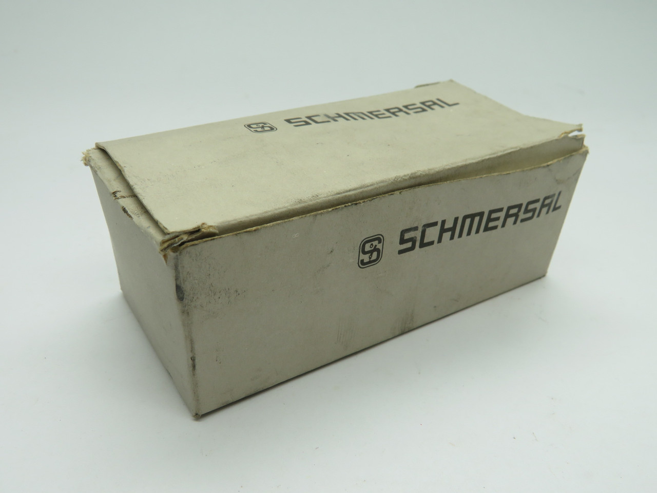 Schmersal AZ 16-03ZVRK-M20 Interlock Safety Switch M20x1.5 Cable Entry NEW