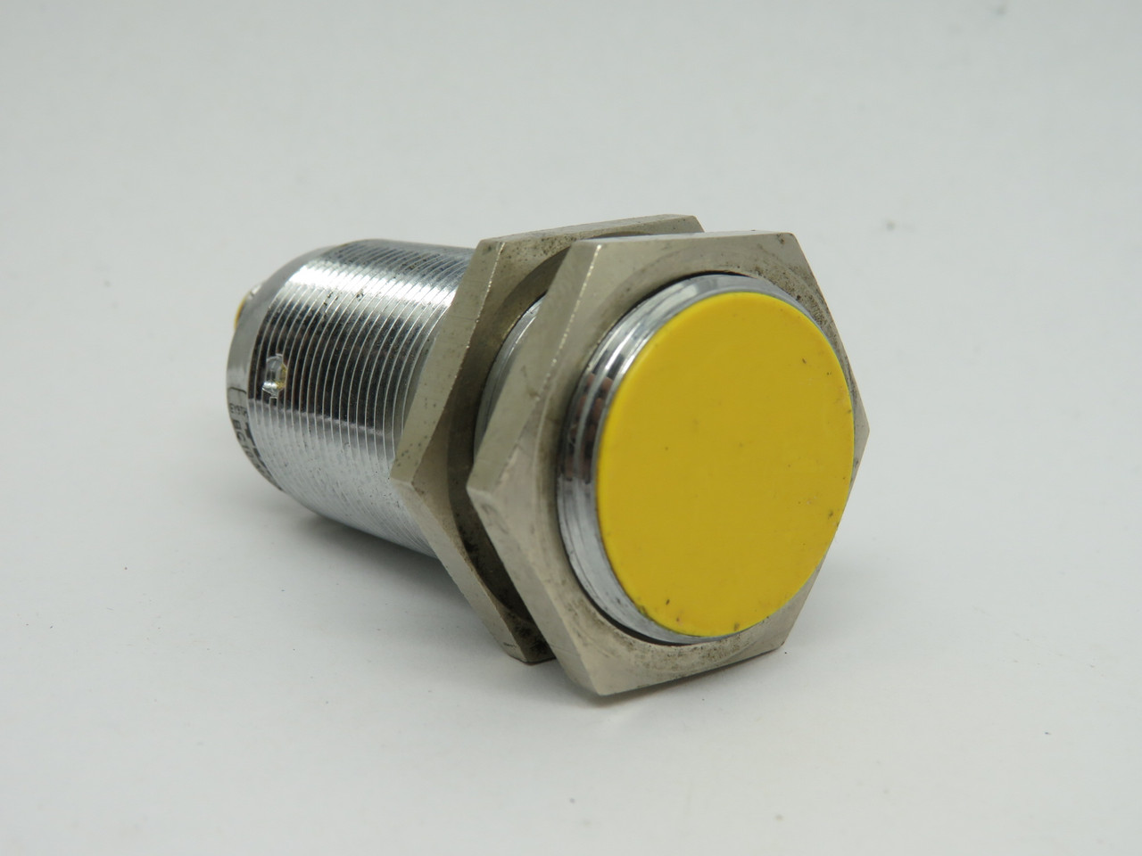 Turck BC10-M30K-AN4X-H1141 Capacitive Proximity Sensor 10-65VDC 200mA 10mm USED