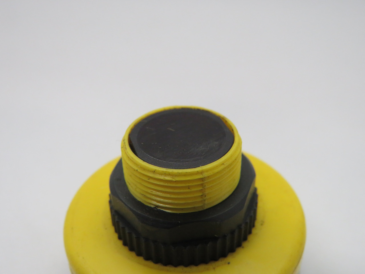 Banner T183EQ1 Photoelectric Emitter 20-250V 50/60Hz 20m Range USED
