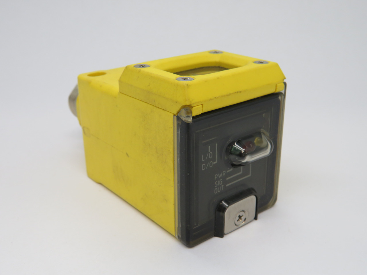 Banner Q45BW22DQ Rugged Rectangle Sensor 90-250V 50/60Hz 300mA 450mm Range USED