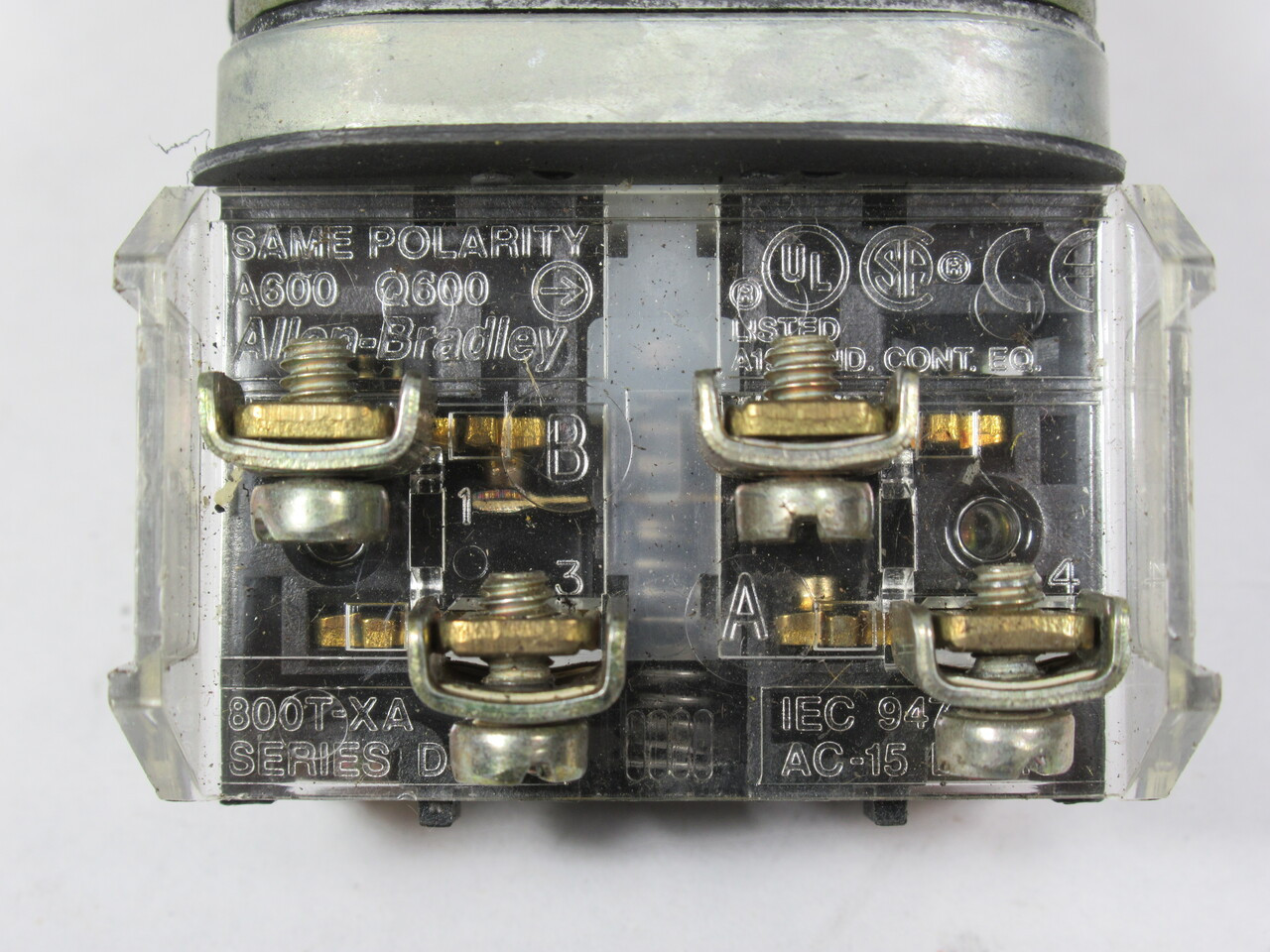 Allen-Bradley 800T-D9A Series T Push Button Yellow Mushroom Head 1NO 1NC USED