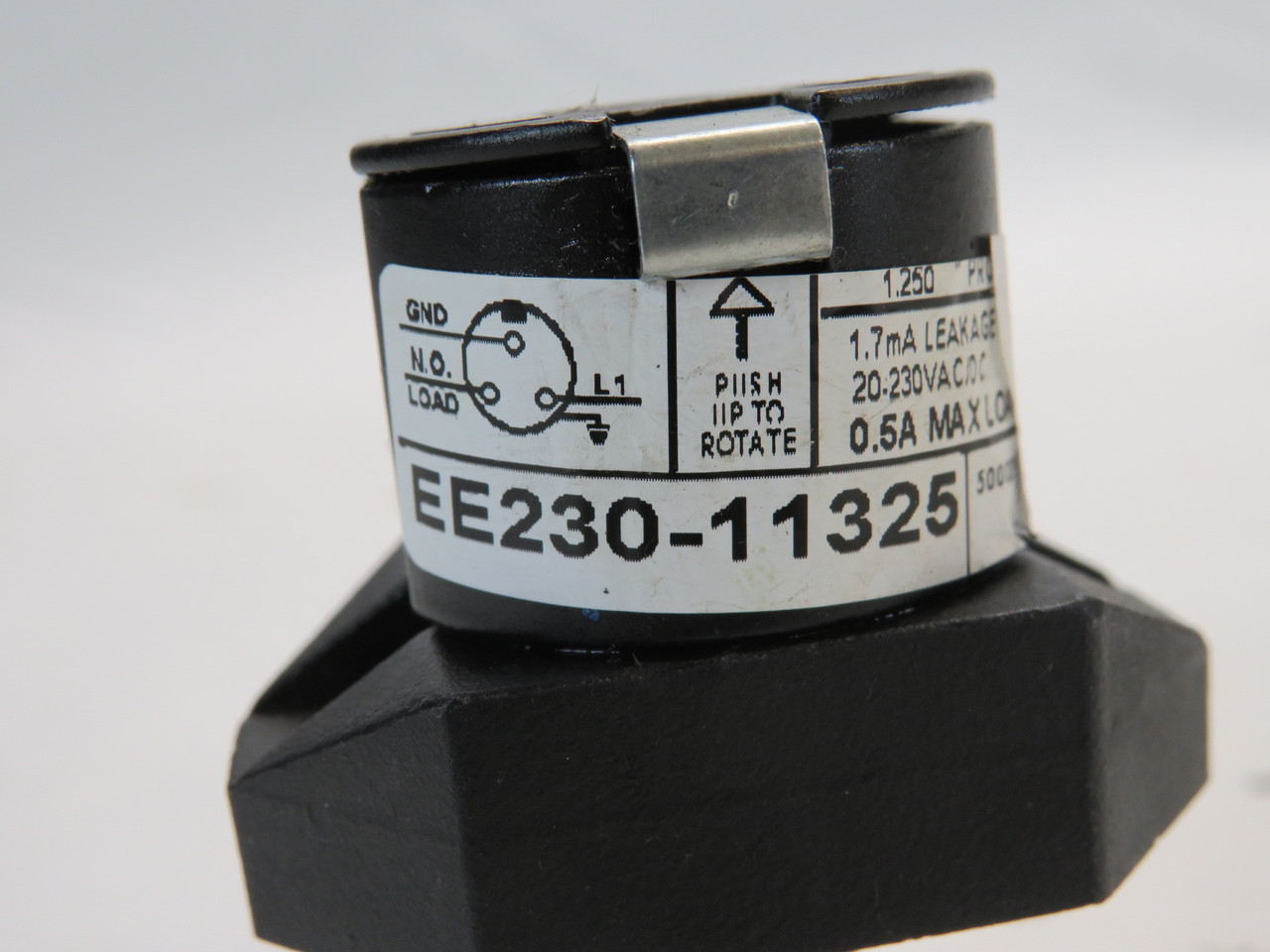 Namco EE230-11325 Proximity Sensor 20-230VAC/DC 0.5A 5000 psi 1.250" Probe USED