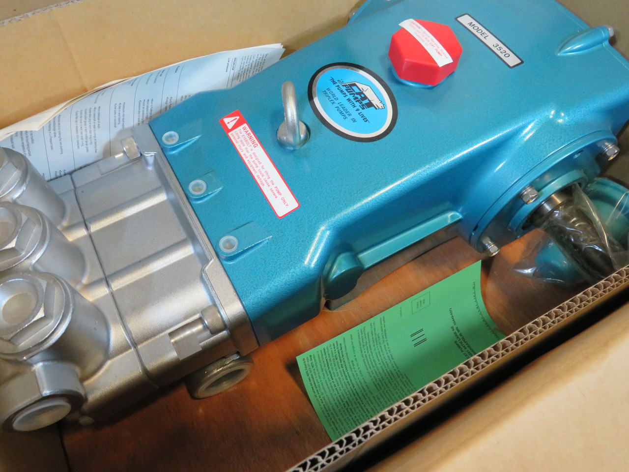 Cat Pumps 3520 Plunger Pump 1-1/2" NPT Inlet 1" NPT Outlet Brass 35 Frame NEW