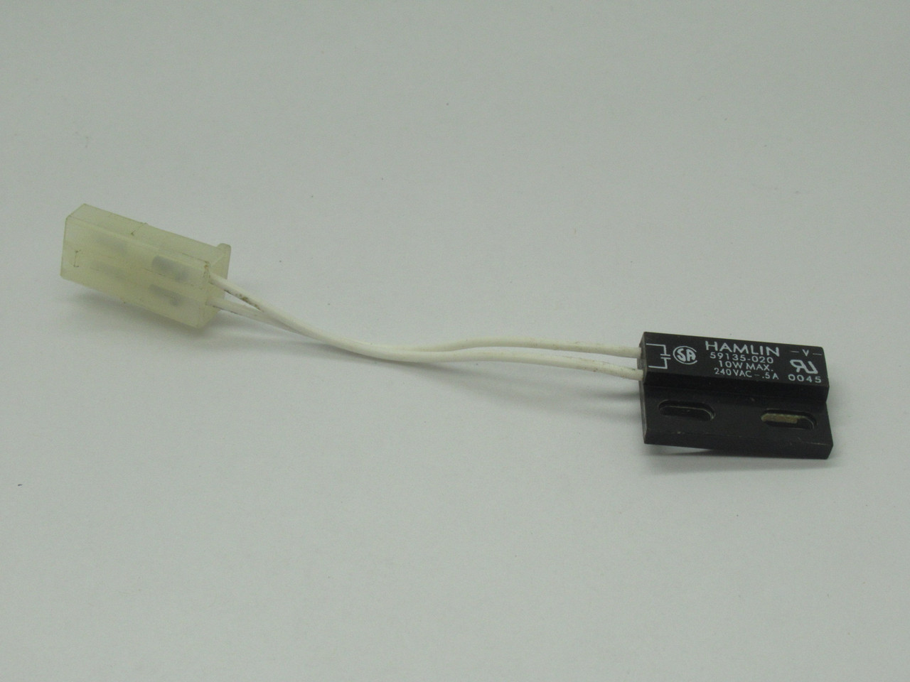 Hamlin 59135-020 High Temperature Flange Mount Proximity Sensor 15mm 240VAC USED