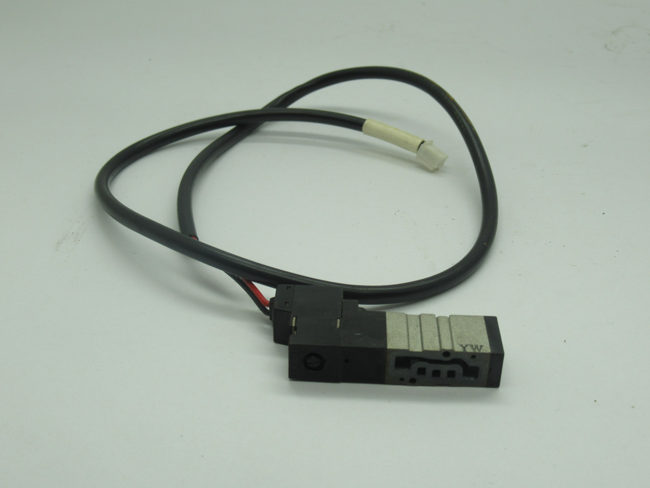 SMC VJ3130 Solenoid Valve 24VDC 0.15-0.7MPa 2ft Cable USED