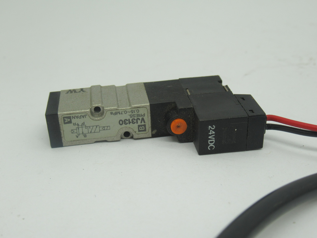 SMC VJ3130 Solenoid Valve 24VDC 0.15-0.7MPa 2ft Cable USED
