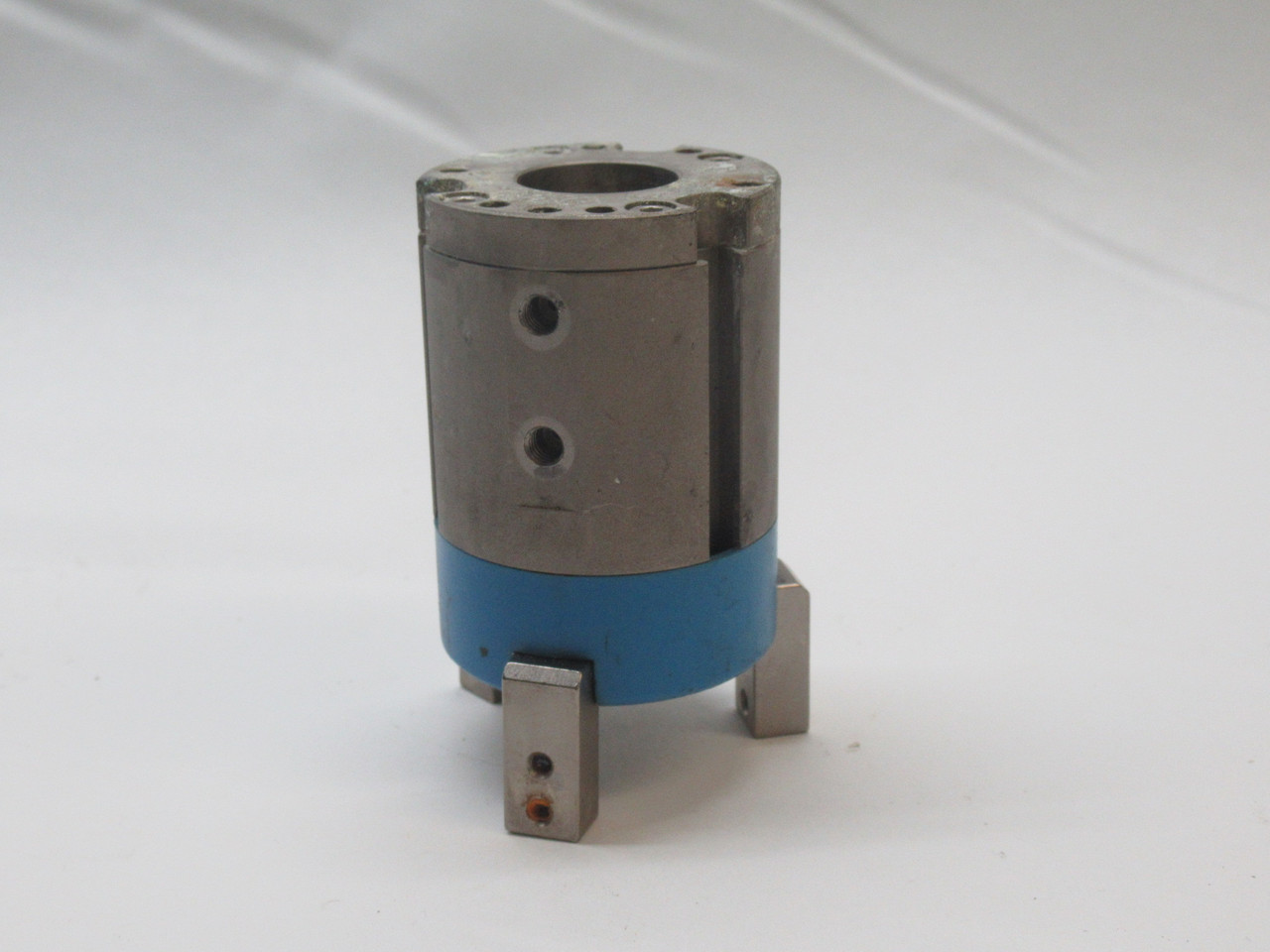 Festo 161837 HGD-32-A Three Point Gripper Size 32 3.9mm Stroke Per Grip USED