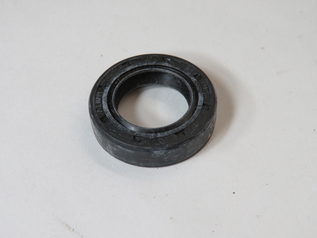 TCM Dichtomatik 07123TC-BX Nitrile Oil Seal 3/4" x 1-1/4" x 5/16" BOX DAMAGE NEW