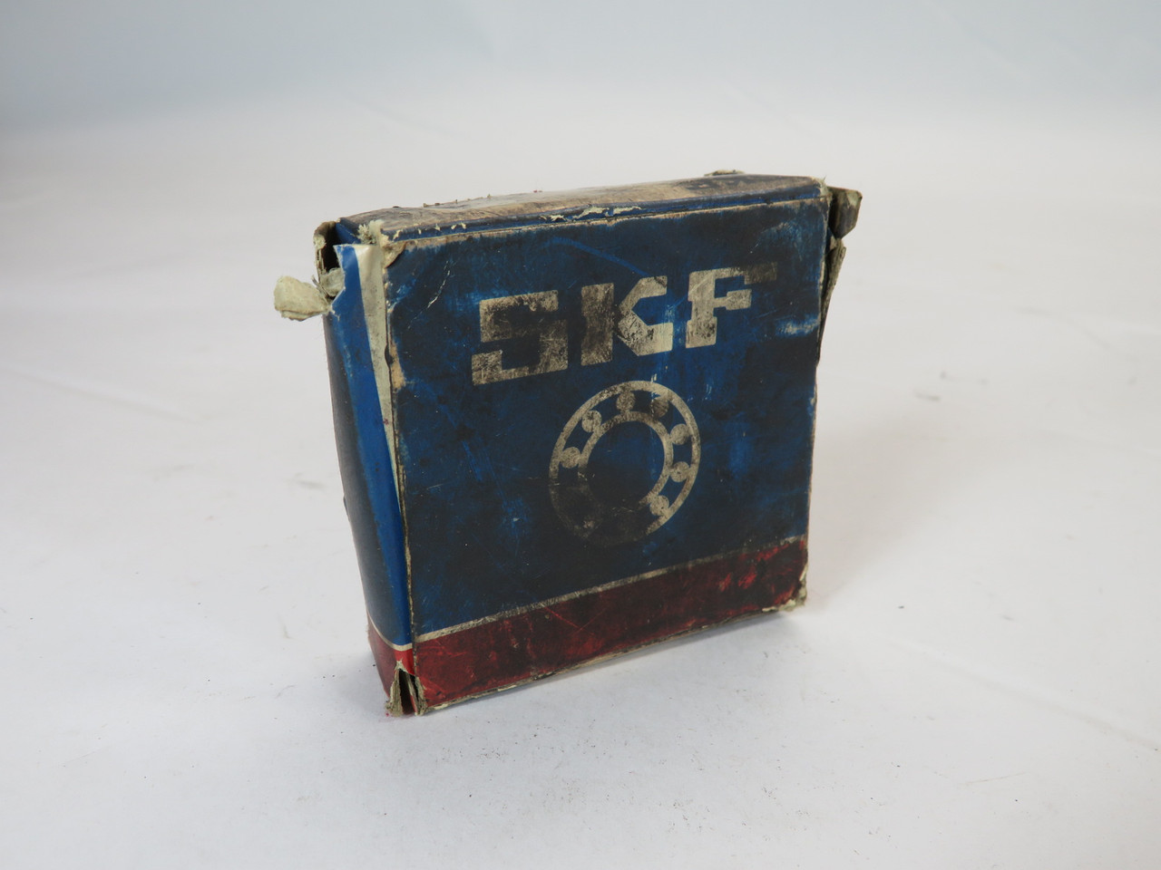 SKF 6305 Deep Groove Ball Bearing 62mm OD 25mm ID 17mm W BOX DAMAGE NEW