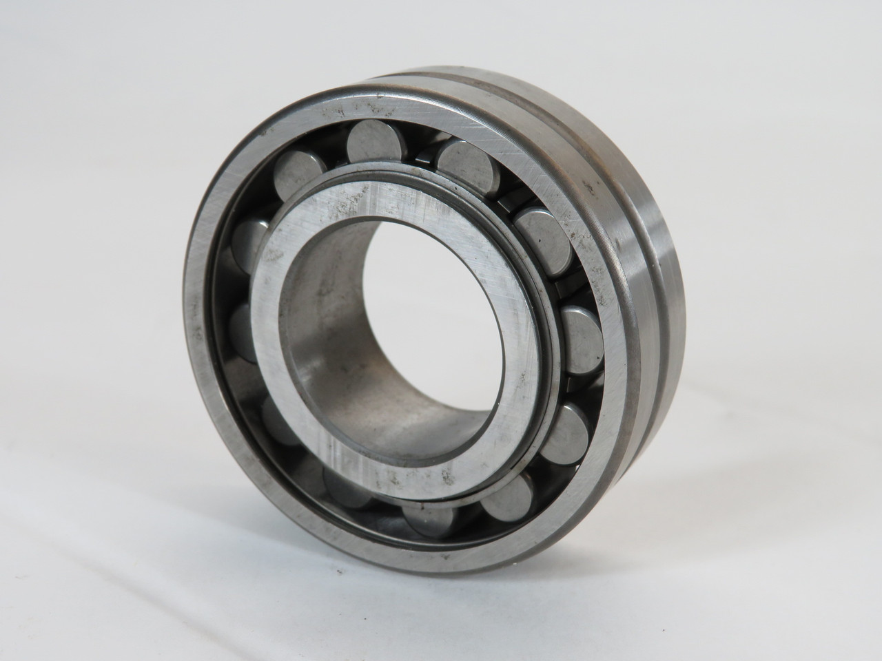 McGill SB-22206-C3-W33 Spherical Roller Bearing 62mm OD 30mm ID BOX DAMAGE NEW