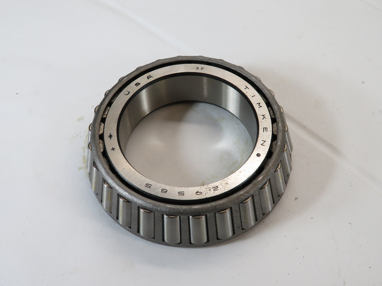 Timken 29585-20024 Tapered Roller Bearing Cone 2-1/2" Bore 1" W NEW