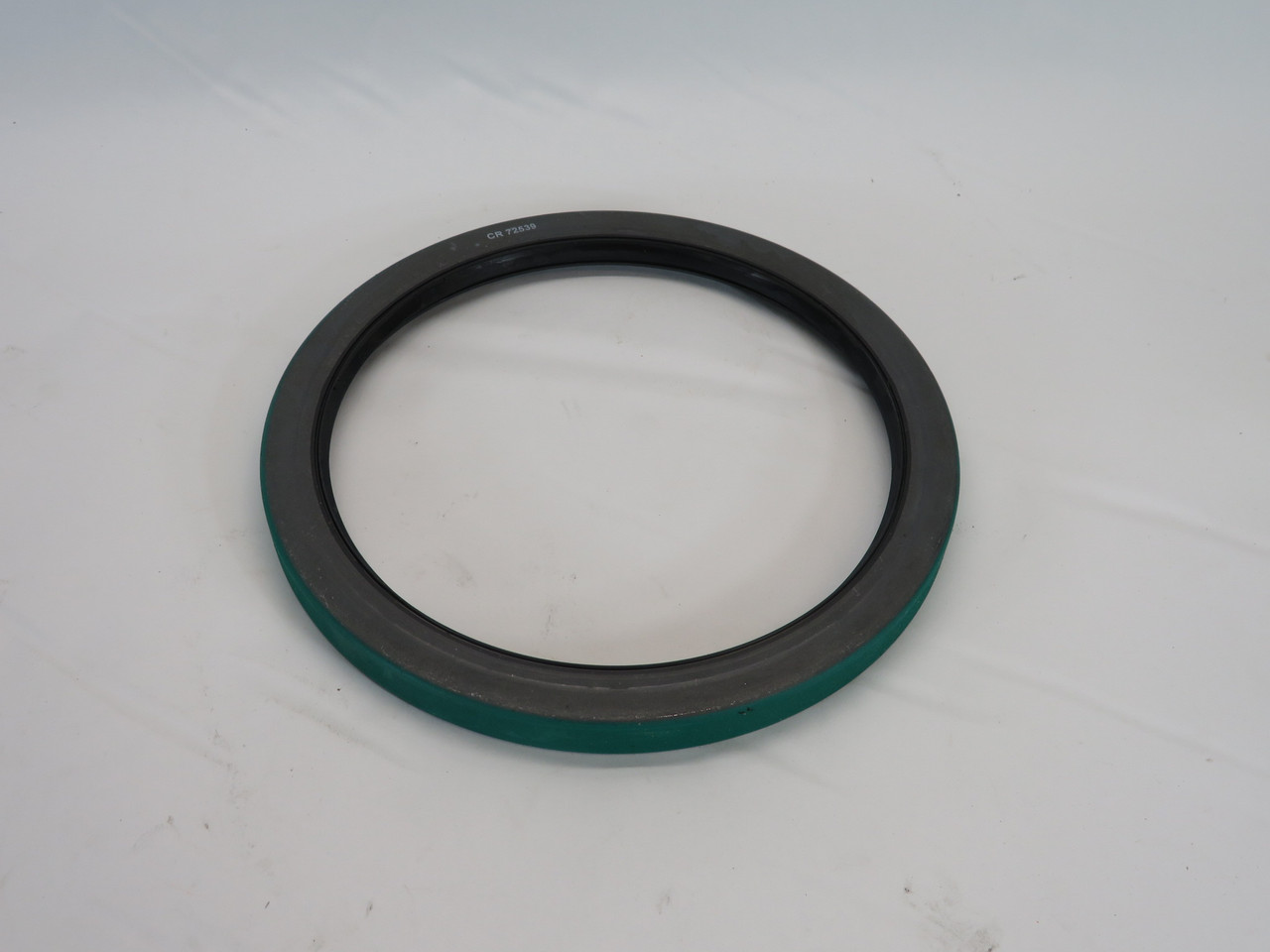 SKF 72539 Oil Seal 7-1/4" x 8-3/4" x 5/8" BOX WEAR NEW