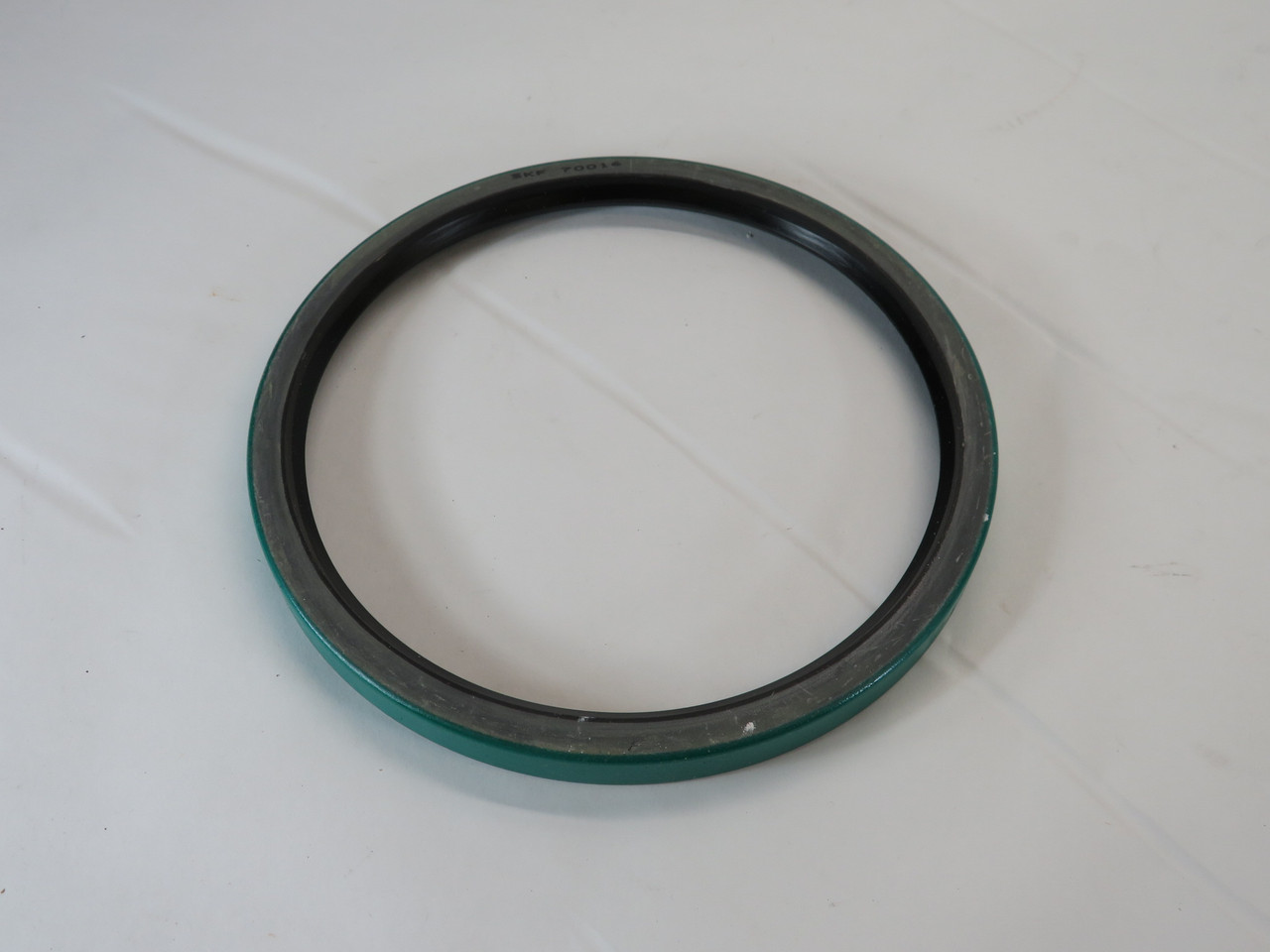SKF 70016 Oil Seal 7" x 8" x 5/8" NEW