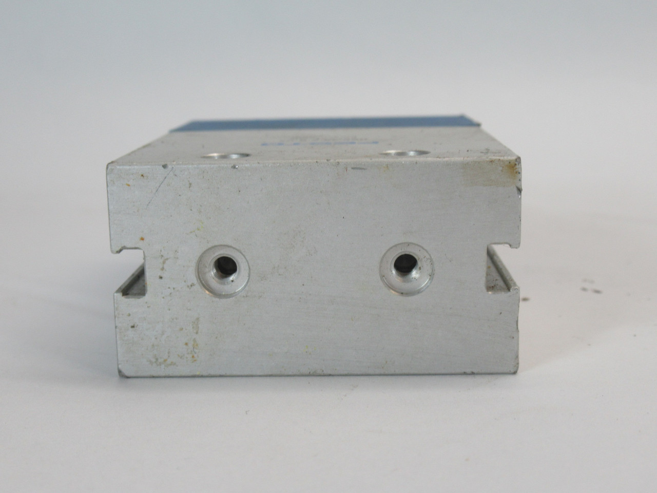 Festo 525891 HGP-20-A-B-G2 Parallel Gripper Size 20 6.5mm Stroke 8bar USED