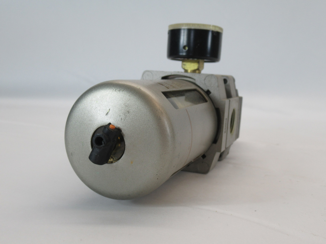 SMC NAW4000-N04G Filter Regulator w/ Gauge 1/2" NPT 0.05-0.85MPa USED