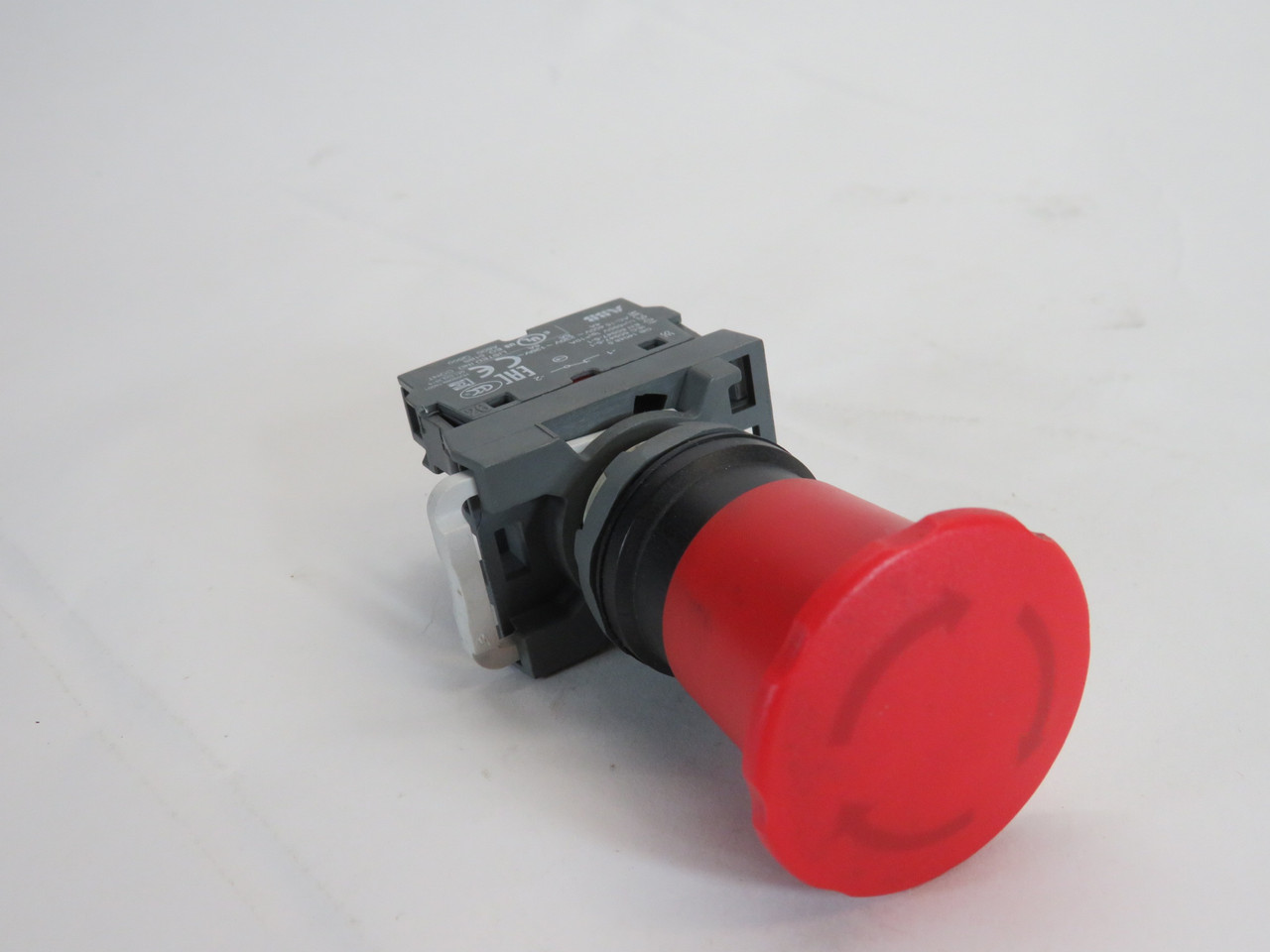 ABB MPEP4-40R-01 Twist Release Emergency Stop Button 1NC USED