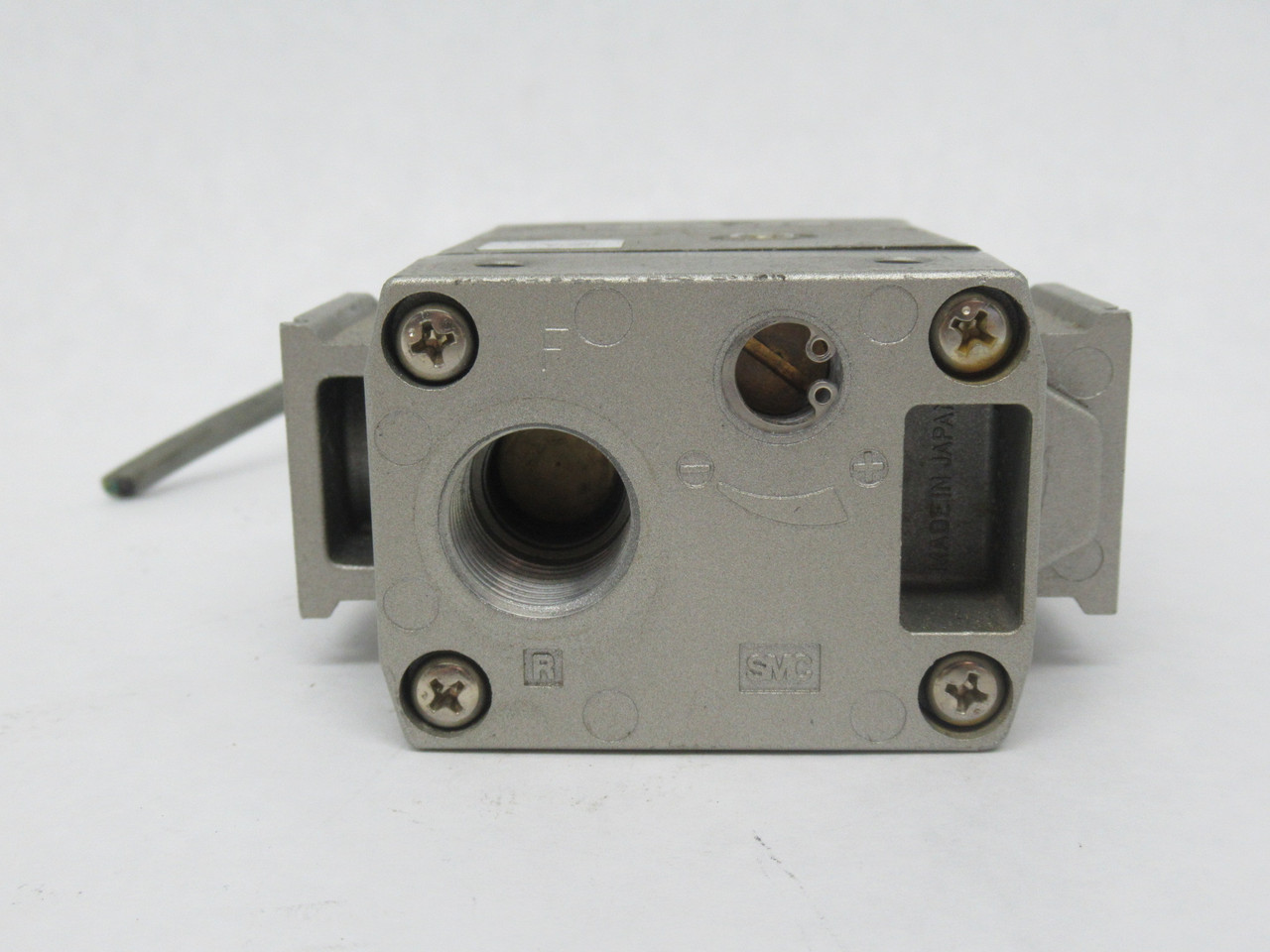 SMC EAV4000-F04-5DZ Soft Start Up Valve 1/2" Port 24VDC 0.2-1MPa USED