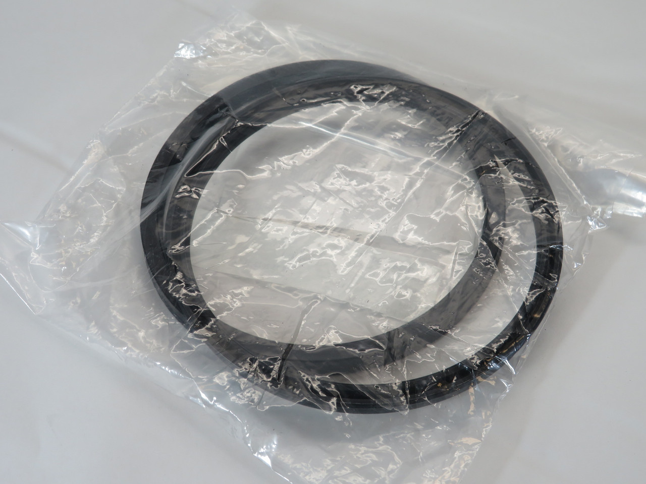 Generic HMU28-5.00-35U Urethane Rod Seal 5" Rod Diameter 5-9/16" OD 2-Pack NWB