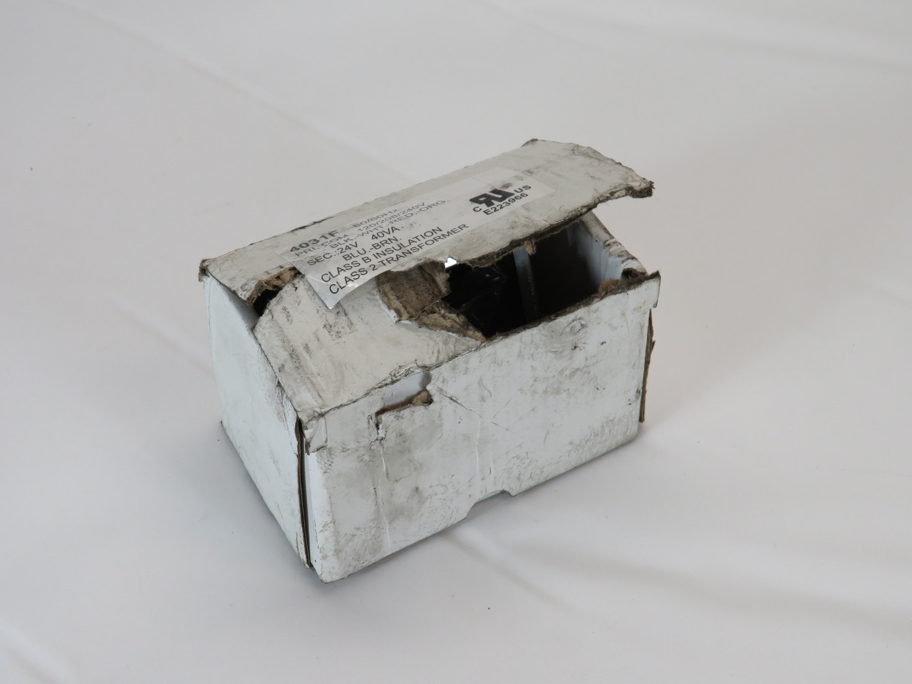 Generic 4031F Transformer 40VA Pri 120/208/240V Sec 24V 50/60Hz BOX DAMAGE NEW