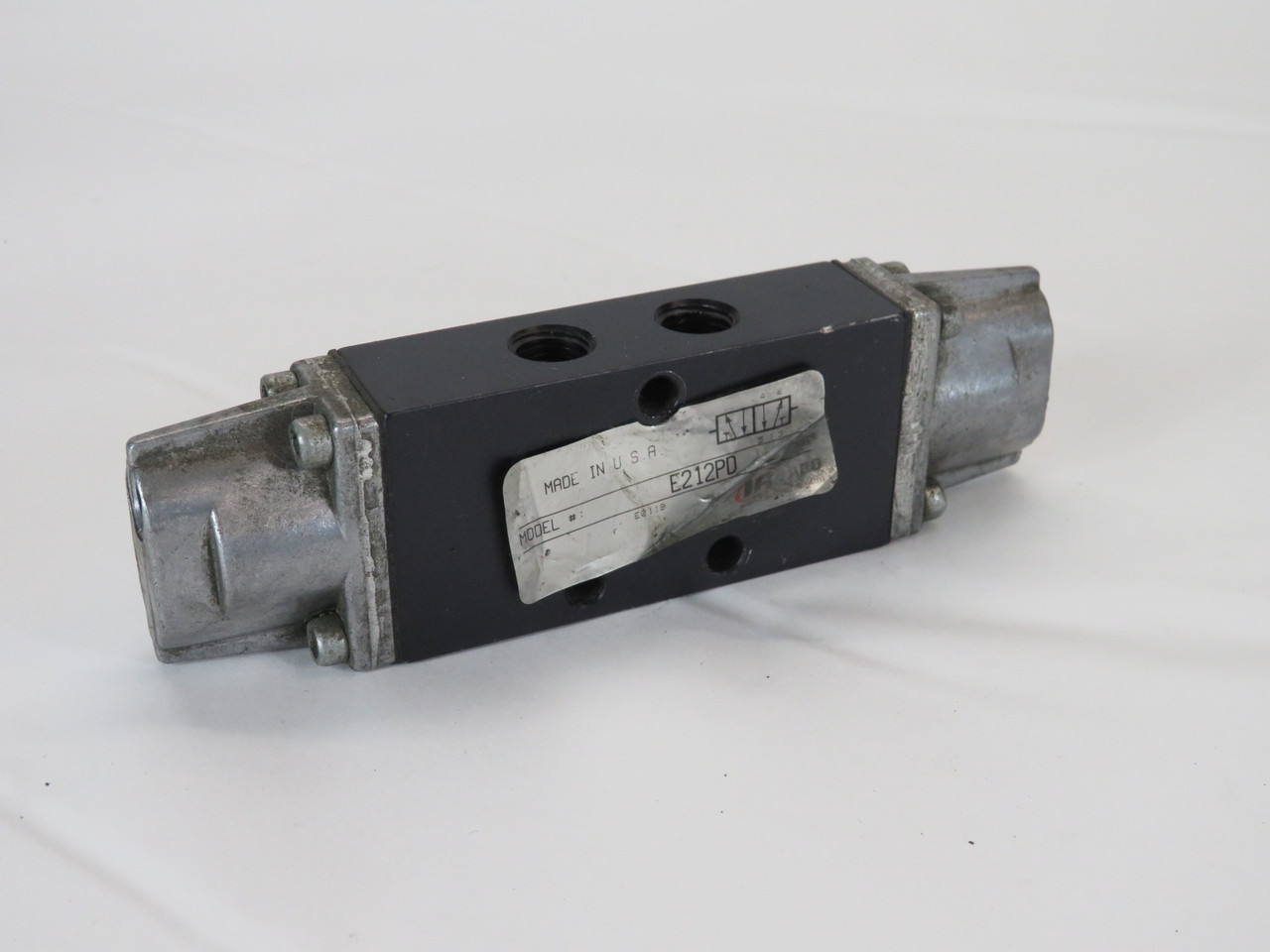 ARO E212PD Pilot-Operated Pneumatic Valve 2-Position 4-Way 1/4" NPT USED