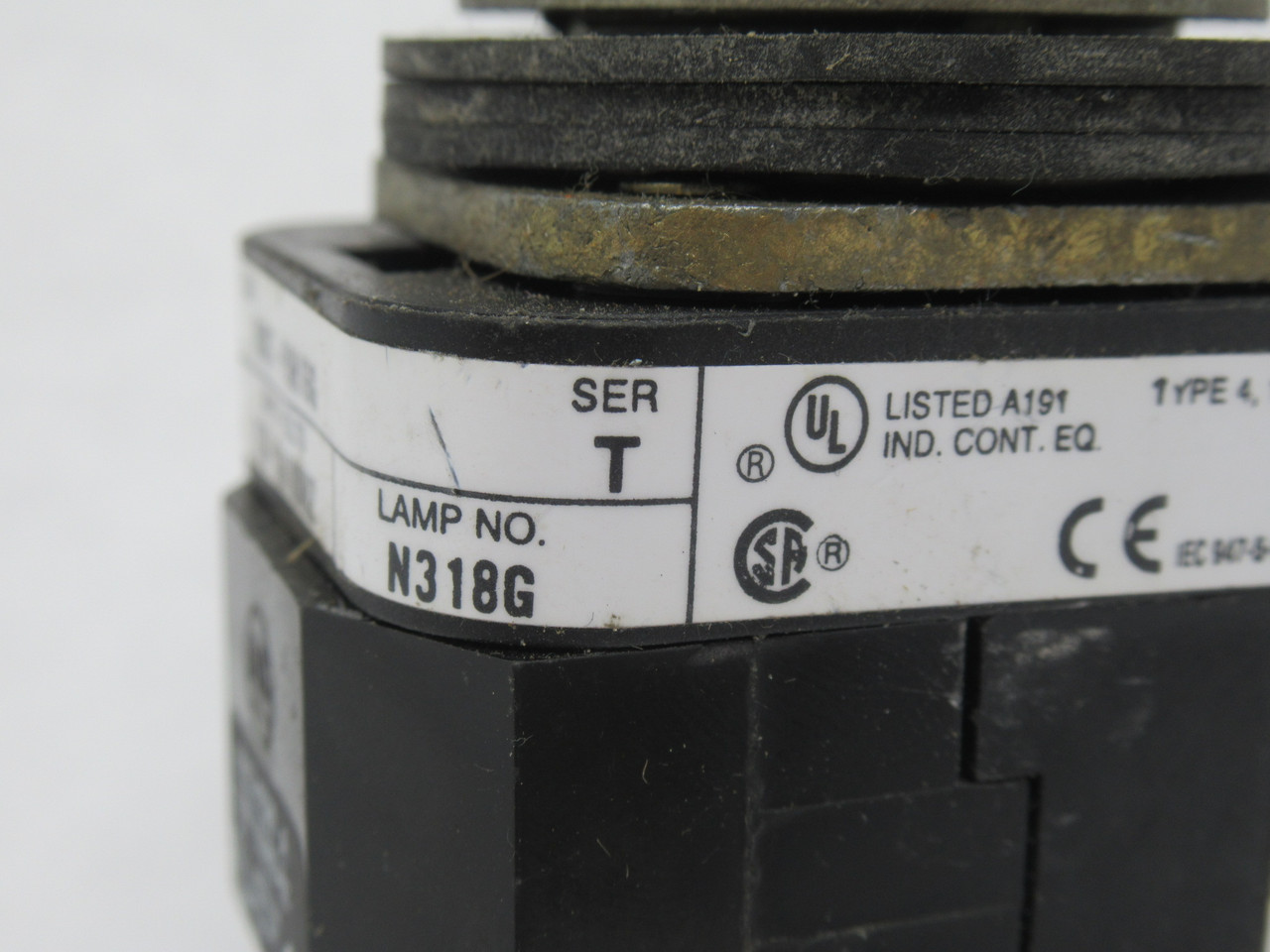 Allen-Bradley 800T-PAH16G Ser. T Momentary Illuminated Push Button GREEN USED