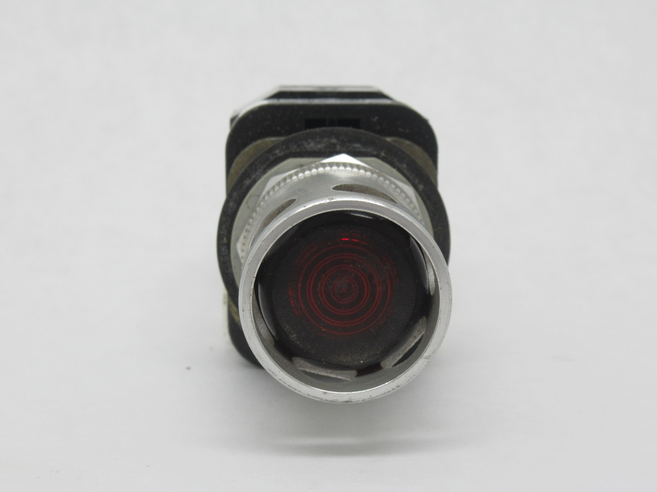 Allen-Bradley 800T-PAH16R Ser. T Momentary Illuminated Push Button RED USED