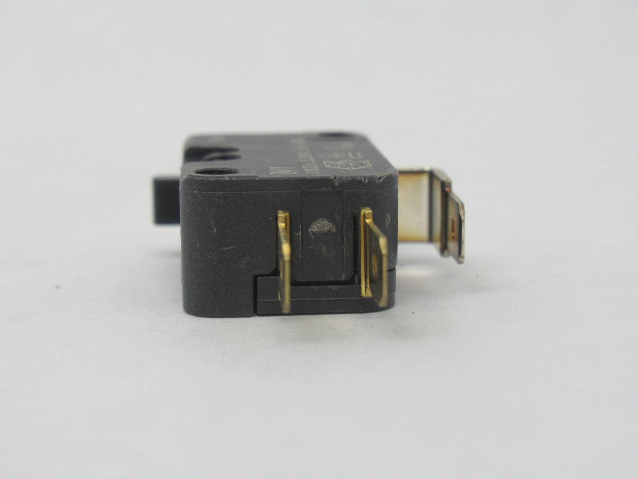 Cherry D41Y Mini Snap Action Limit Switch 0.1(0.05)A 125/250VAC USED