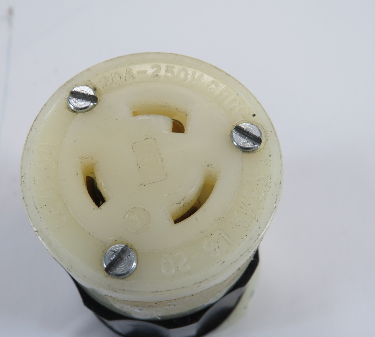 Leviton 2323 Twist Lock Connector 20A 250V 3W 2P USED