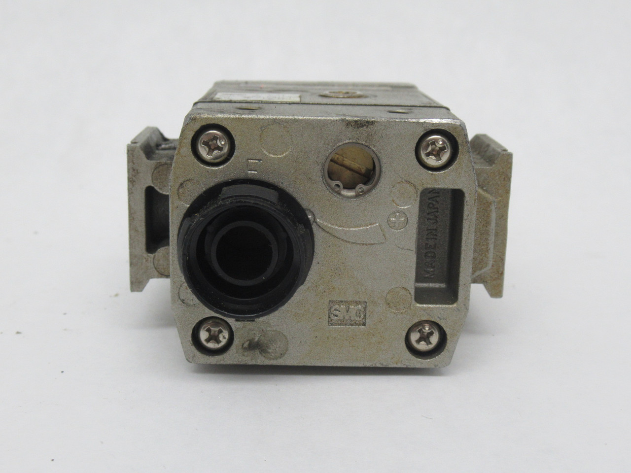 SMC EAV3000-F03-5DZ Soft Start Up Valve 24VDC 3/8" 0.2-1MPa USED