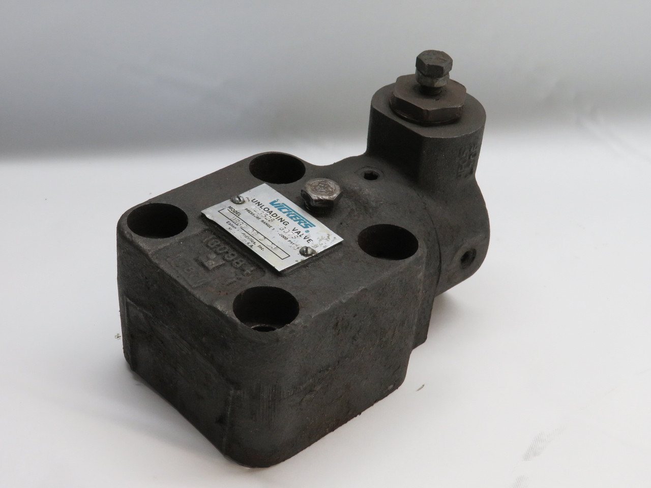 Vickers URG2 06 C 13 Unloading Valve 3/4" NPT 500-2000 psi USED