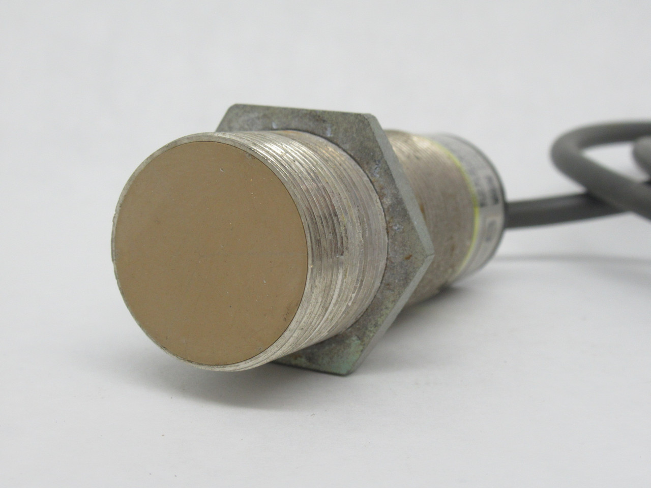 Omron E2EZ-X8C1 Inductive Proximity Sensor 8mm Range NPN NO 12-24VDC USED