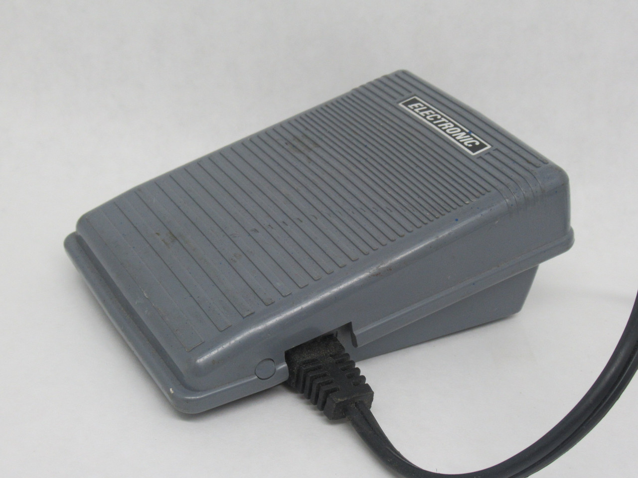 FDM KD-1902 Foot Pedal Speed Controller 110-120VAC 50/60Hz 0.95A USED