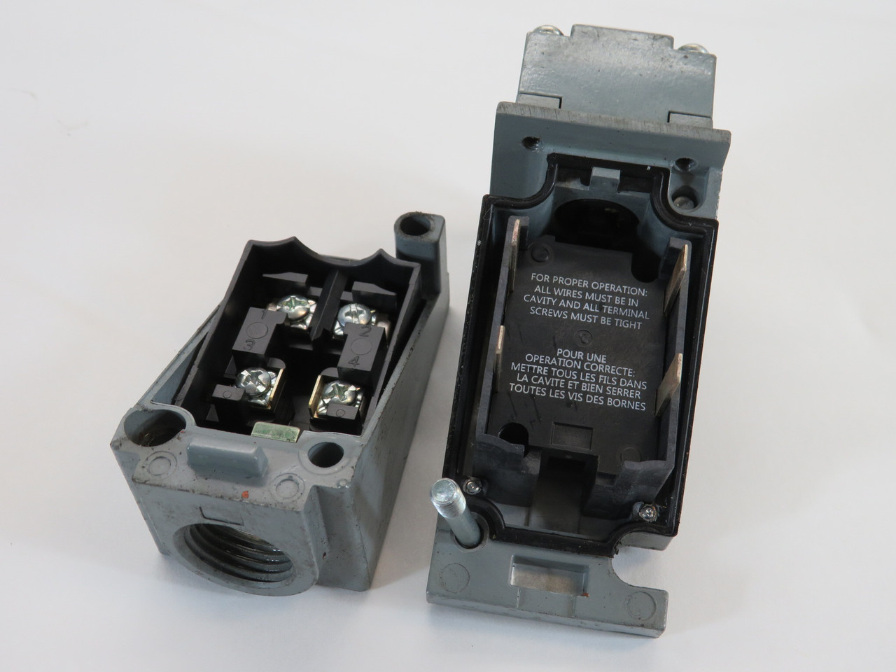 Allen-Bradley 802T-AP Series J Oiltight Limit Switch C/W 40146-747-63 Head USED