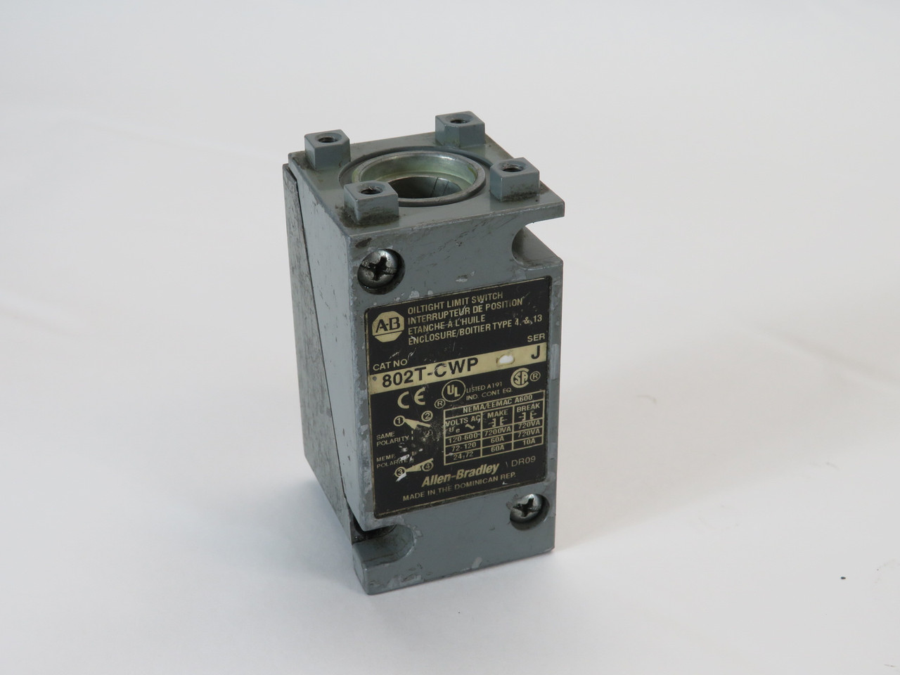 Allen-Bradley 802T-CWP Series J Oiltight Limit Switch Body 120-600V NO HEAD USED