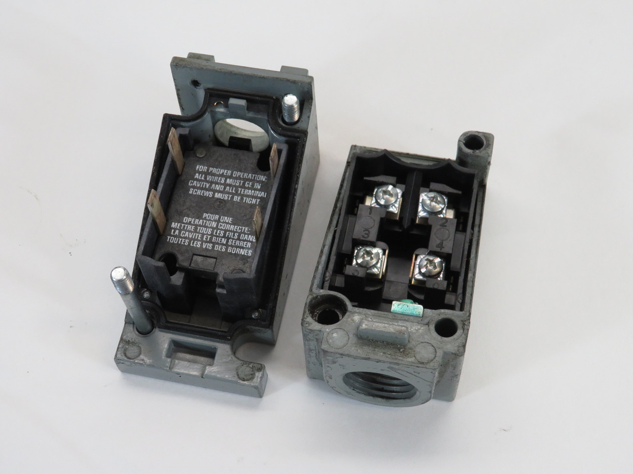 Allen-Bradley 802T-CWP Series J Oiltight Limit Switch Body 120-600V NO HEAD USED