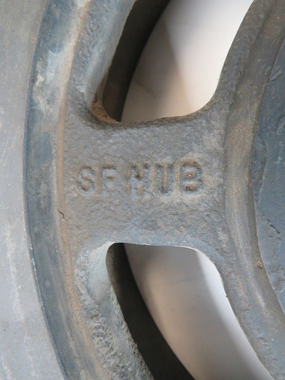 TB Woods 5V11.8X3-SF Sheave 1/2"-2-15/16"ID SF Bushing 3Groove 11.8"OD RUST USED