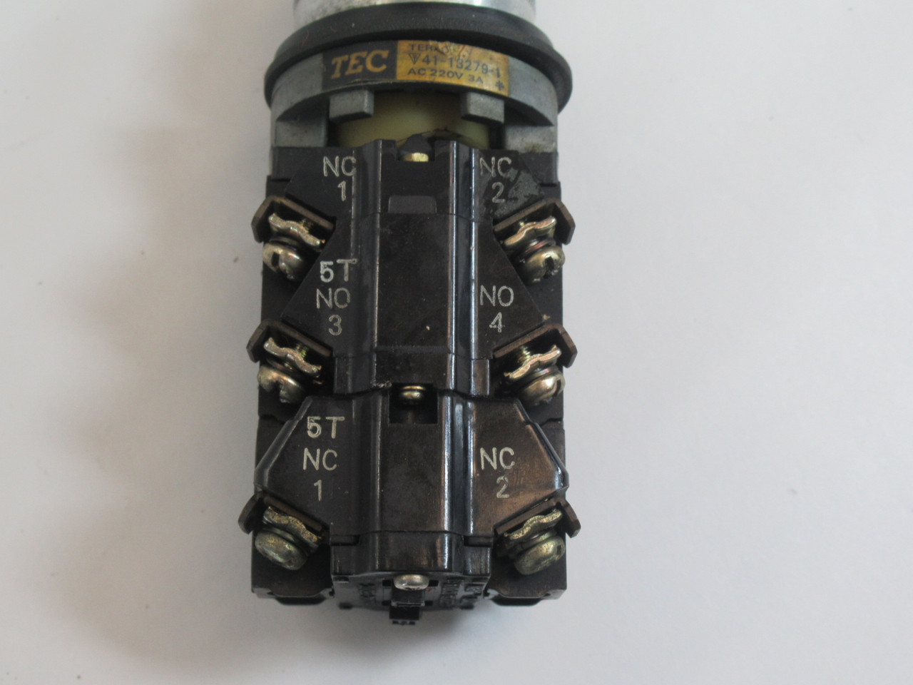 TEC Tachikawa 41-13279-1 Selector Switch 3-Position Maint. 2NC 1NO 220V 3A USED