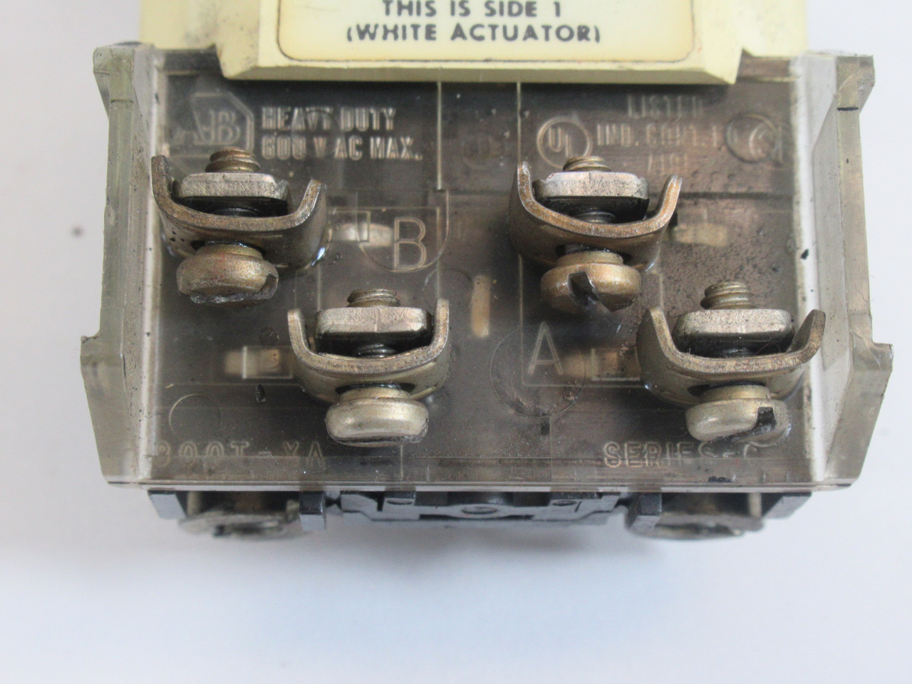 Allen-Bradley 800T-J91A Series N Selector Switch 3-Position Spring Return USED