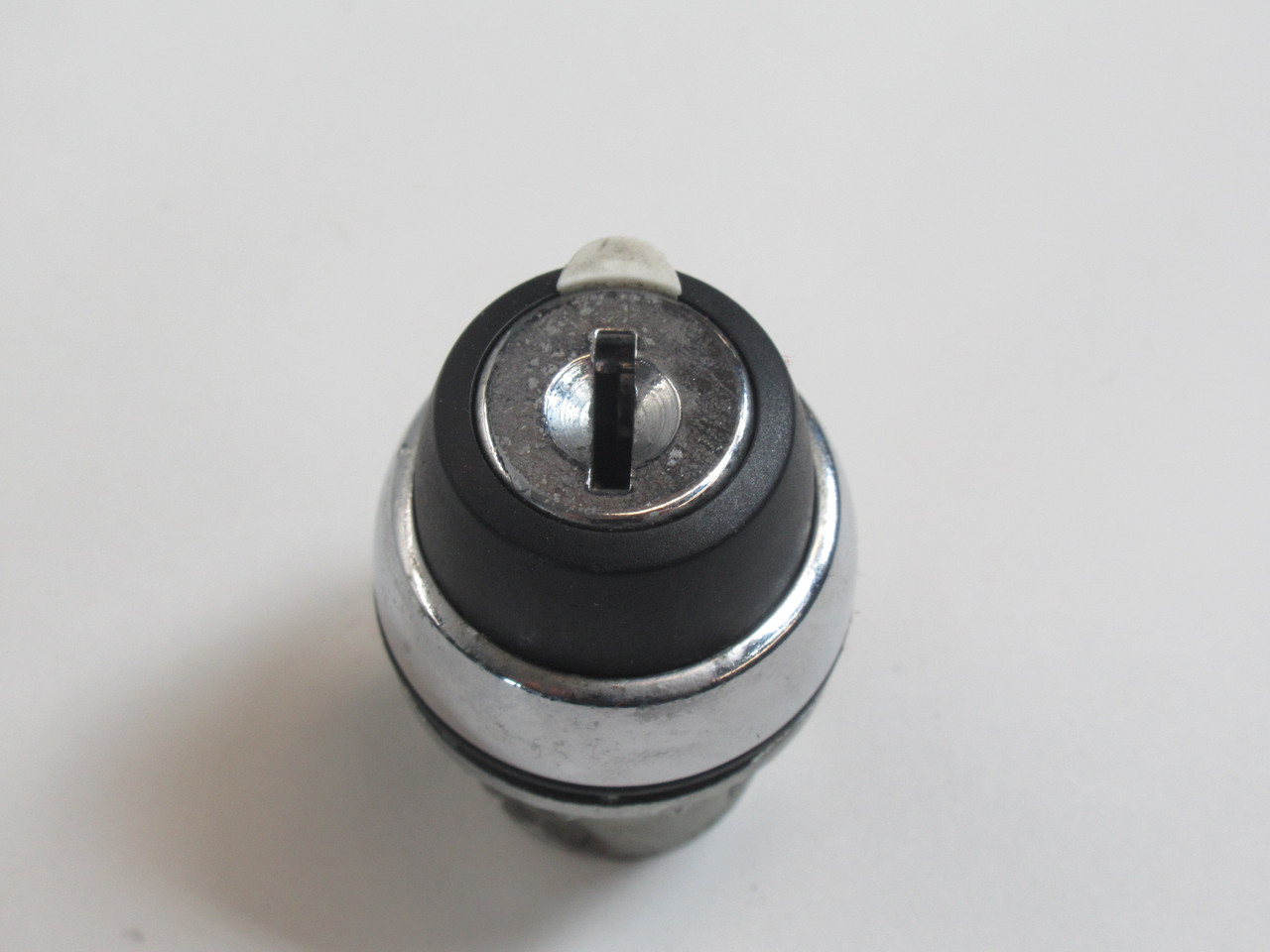 Allen-Bradley 800FM-KM21 Keyed Selector Switch 2-Position with Key USED